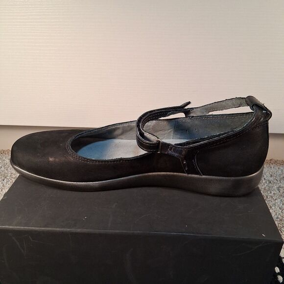 Naot Women's Suede Mary Jane Size 41 US (10-10 1/2) - Picture 8 of 15